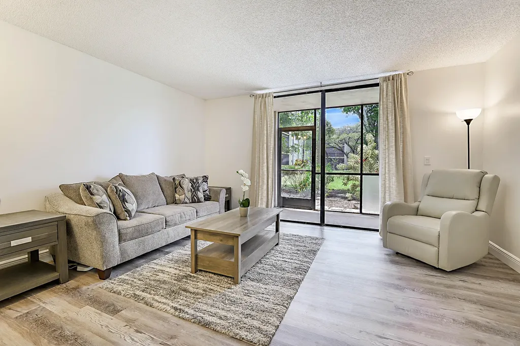 5160 Las Verdes Circle Delray Beach FL 33484