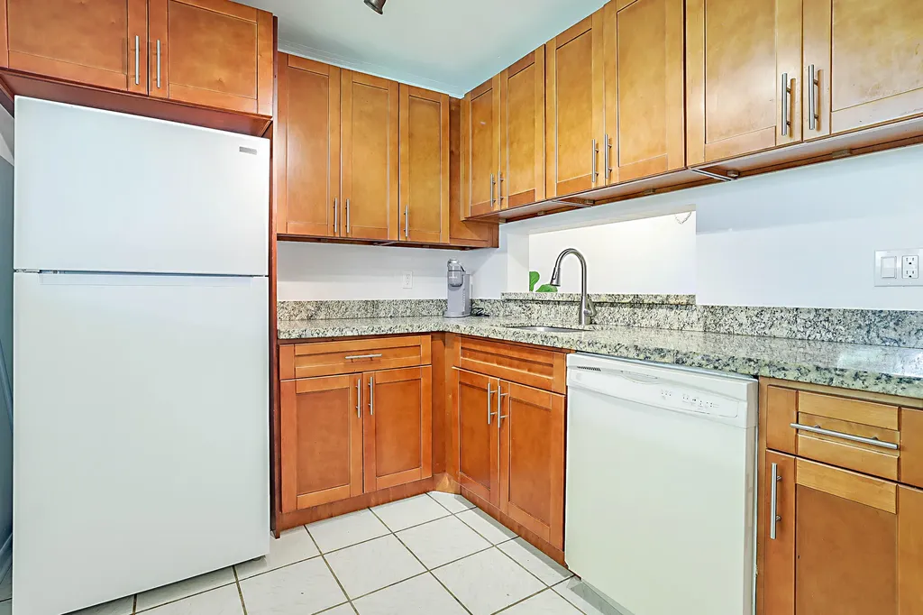 5160 Las Verdes Circle Delray Beach FL 33484