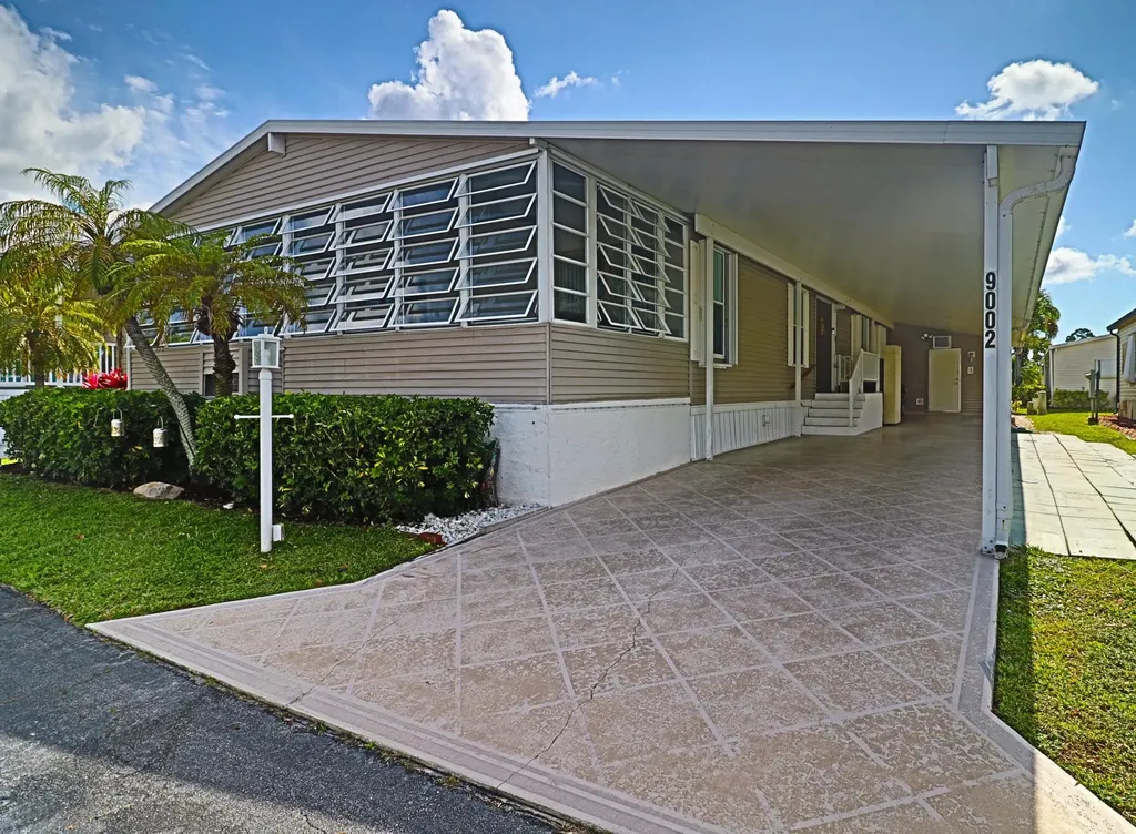 9002 Fomento Bay Boynton Beach FL 33436