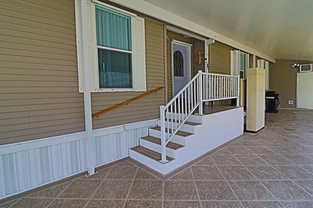 9002 Fomento Bay Boynton Beach FL 33436