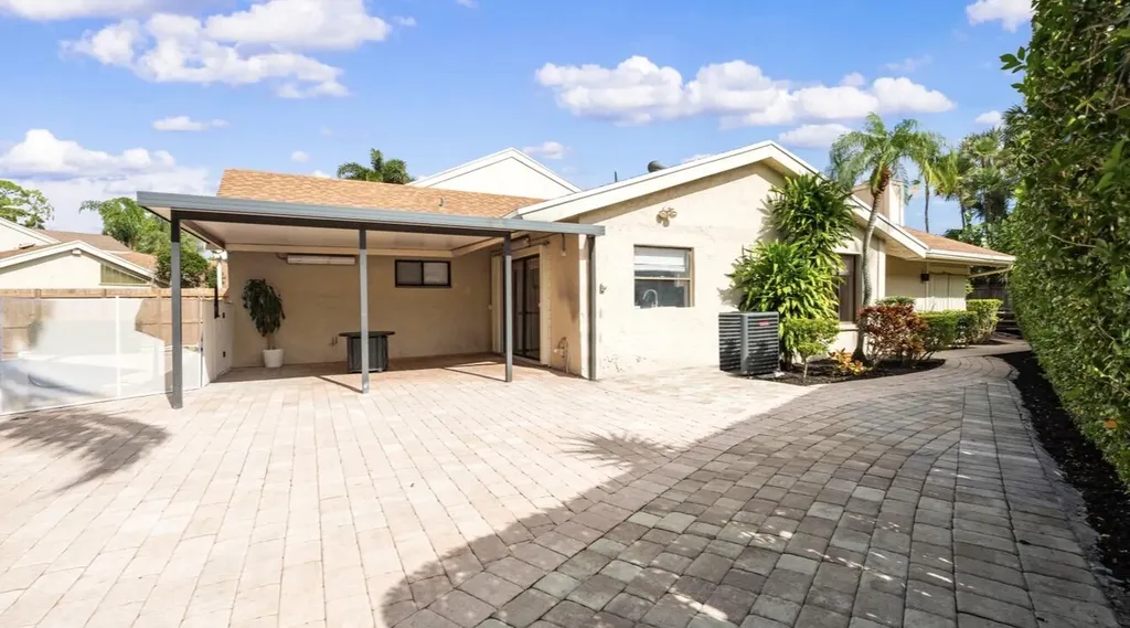 7659 Sierra Terrace W Boca Raton FL 33433