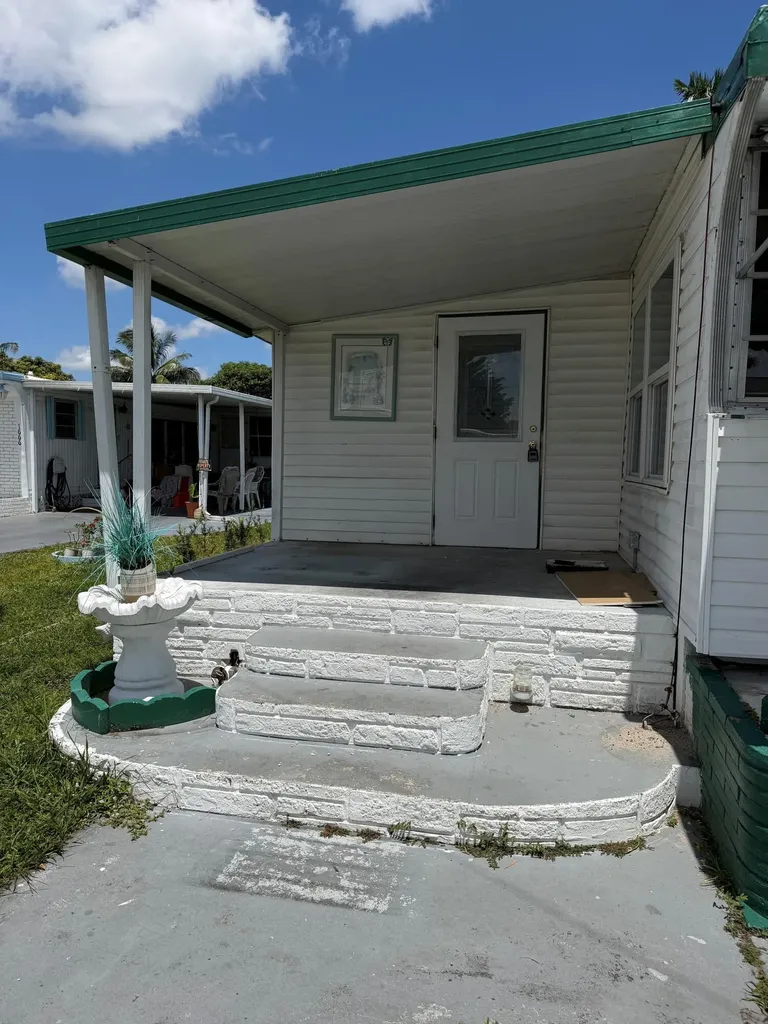 1670 SW 85th Avenue Davie FL 33324