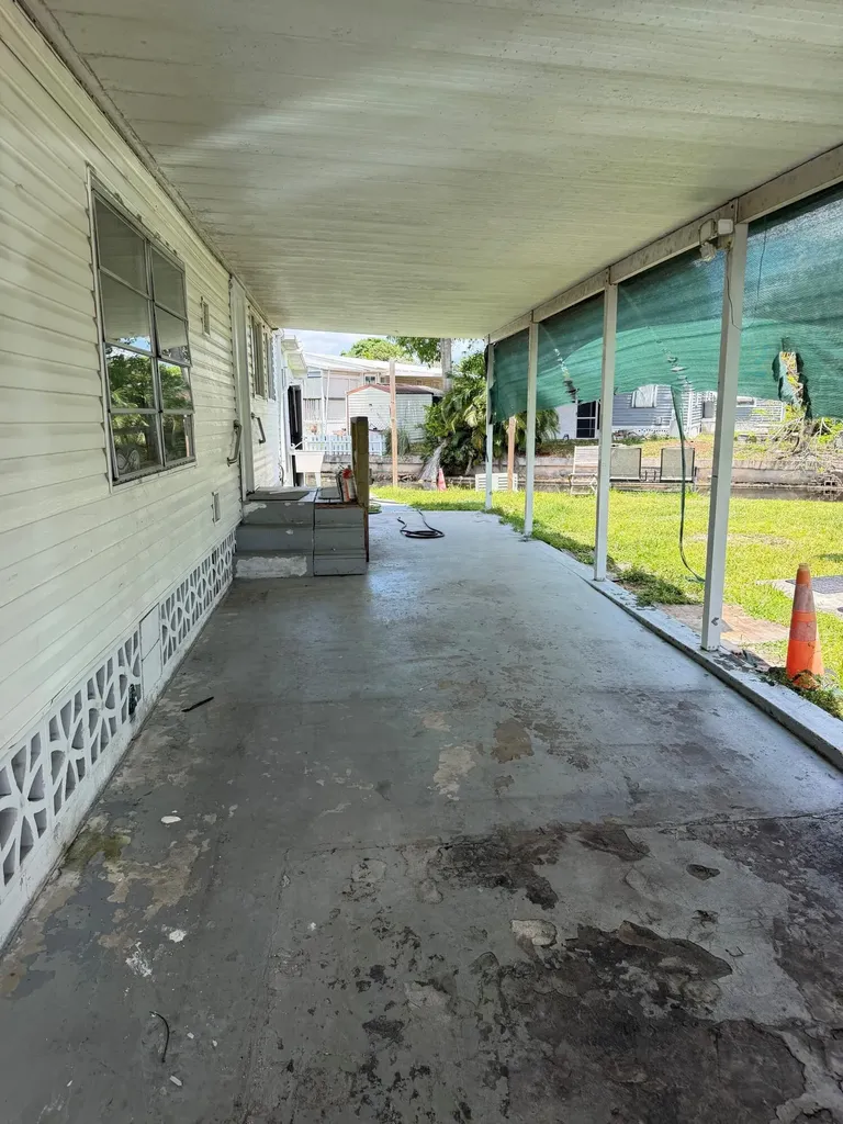 1670 SW 85th Avenue Davie FL 33324