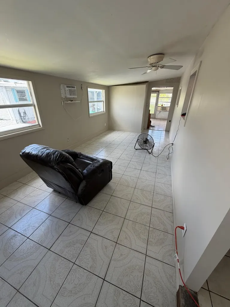 1670 SW 85th Avenue Davie FL 33324