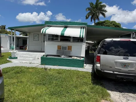 1670 SW 85th Avenue Davie FL 33324