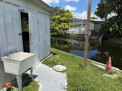 1670 SW 85th Avenue Davie FL 33324