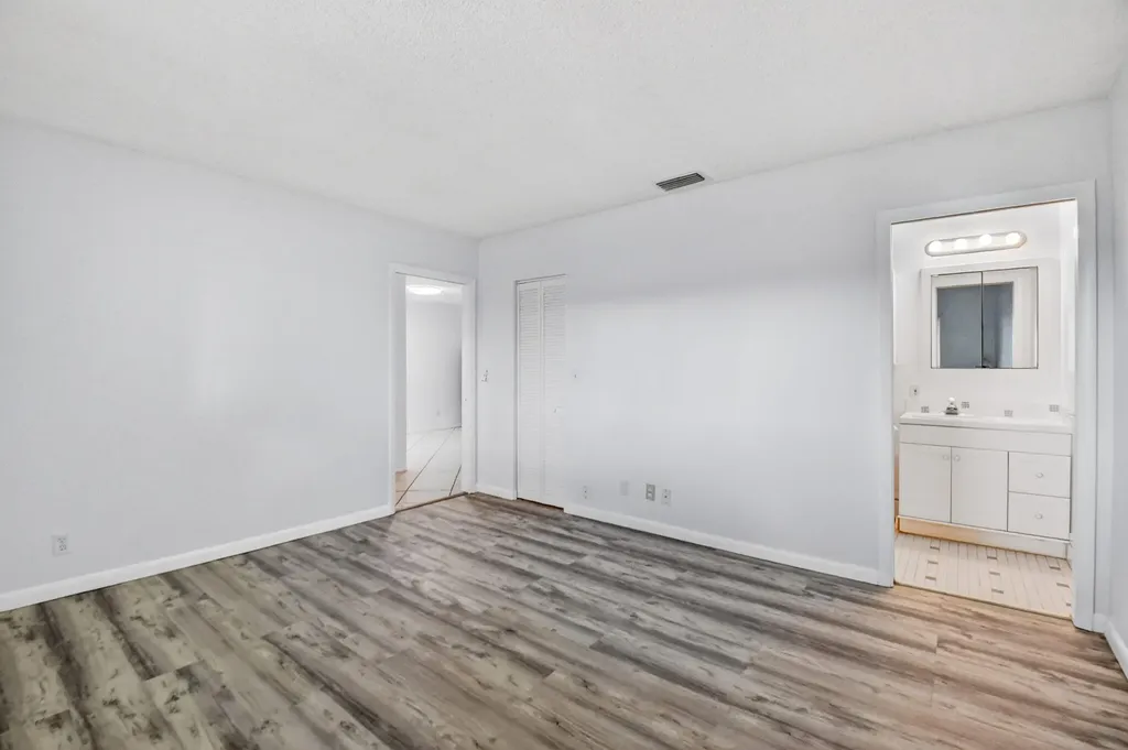 2886 E Fernley Drive Drive E West Palm Beach FL 33415