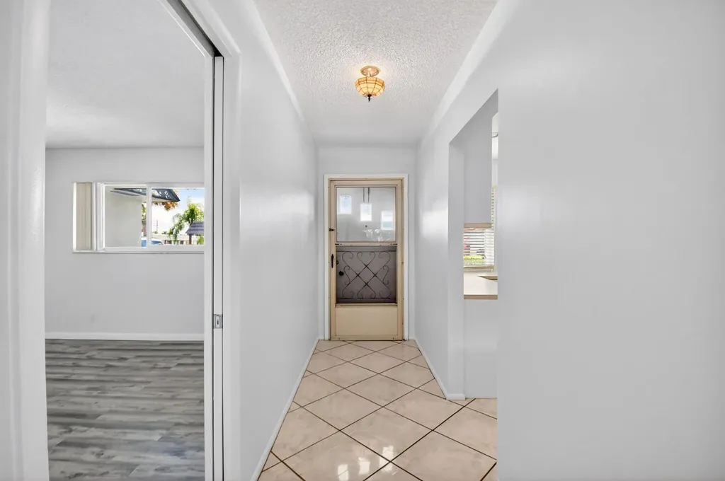 2886 E Fernley Drive Drive E West Palm Beach FL 33415