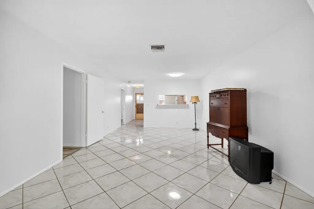 2886 E Fernley Drive Drive E West Palm Beach FL 33415