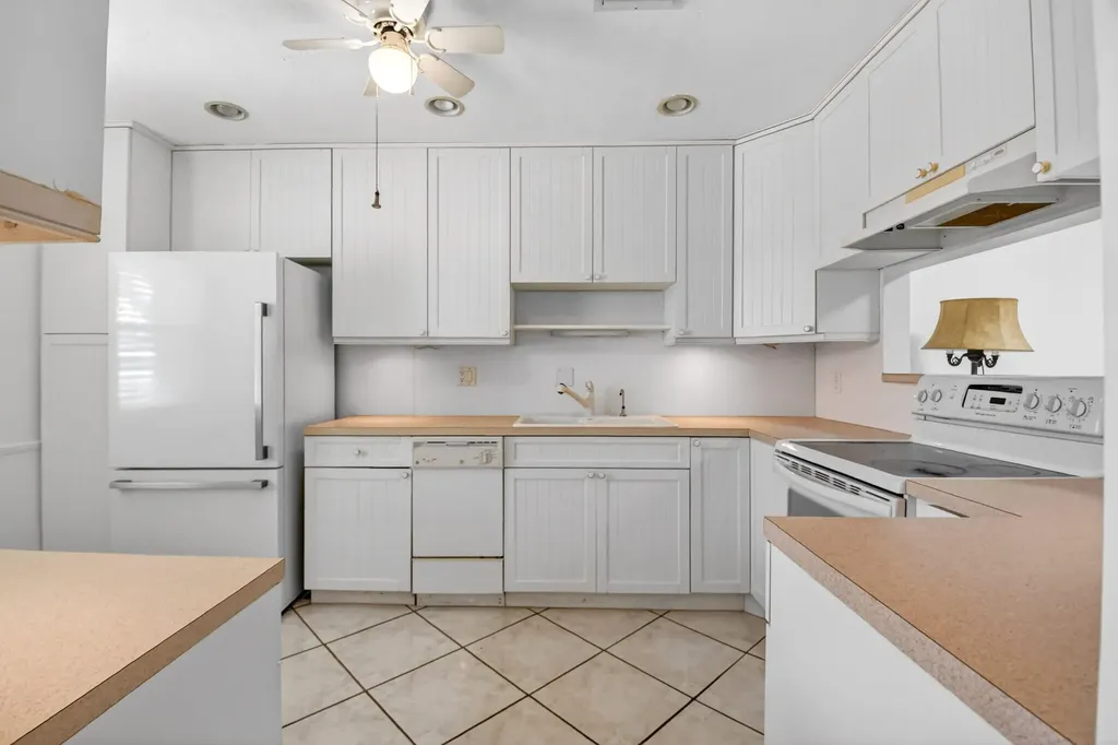 2886 E Fernley Drive Drive E West Palm Beach FL 33415