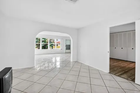2886 E Fernley Drive Drive E West Palm Beach FL 33415