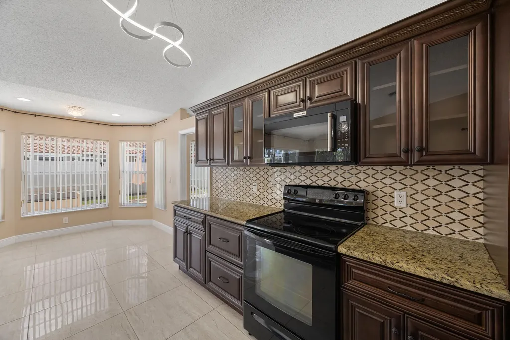 4720 NW 7th Street Deerfield Beach FL 33442