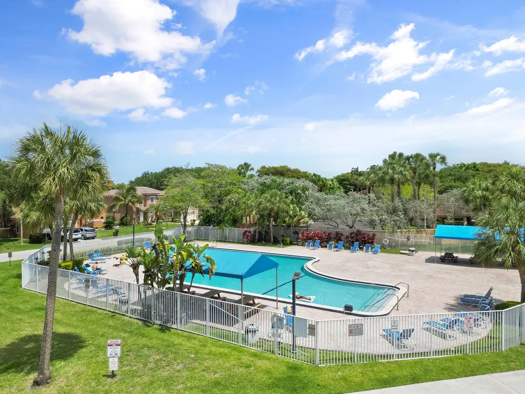 4720 NW 7th Street Deerfield Beach FL 33442
