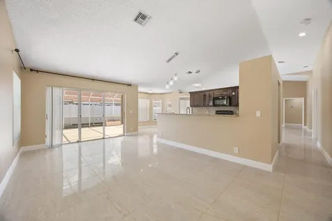 4720 NW 7th Street Deerfield Beach FL 33442