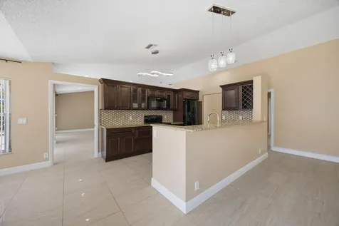 4720 NW 7th Street Deerfield Beach FL 33442