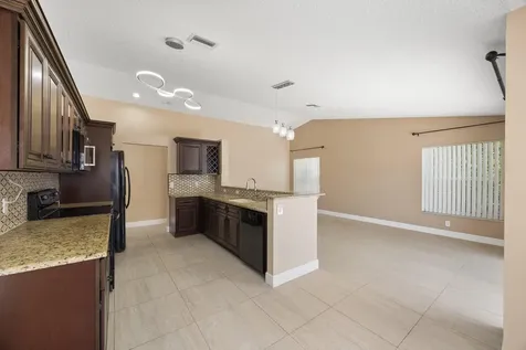 4720 NW 7th Street Deerfield Beach FL 33442