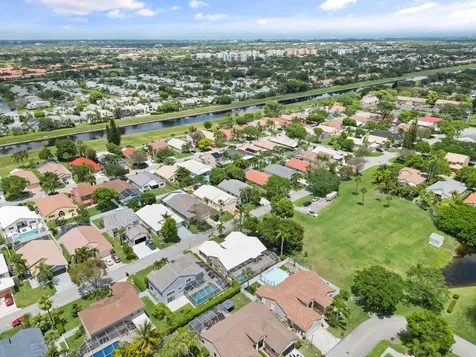 4720 NW 7th Street Deerfield Beach FL 33442
