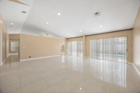 4720 NW 7th Street Deerfield Beach FL 33442