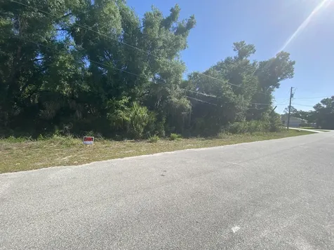 000 April Avenue North Port FL 34288