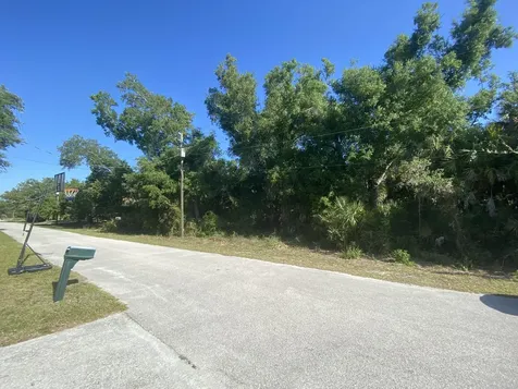 000 April Avenue North Port FL 34288