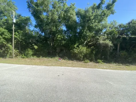 000 April Avenue North Port FL 34288