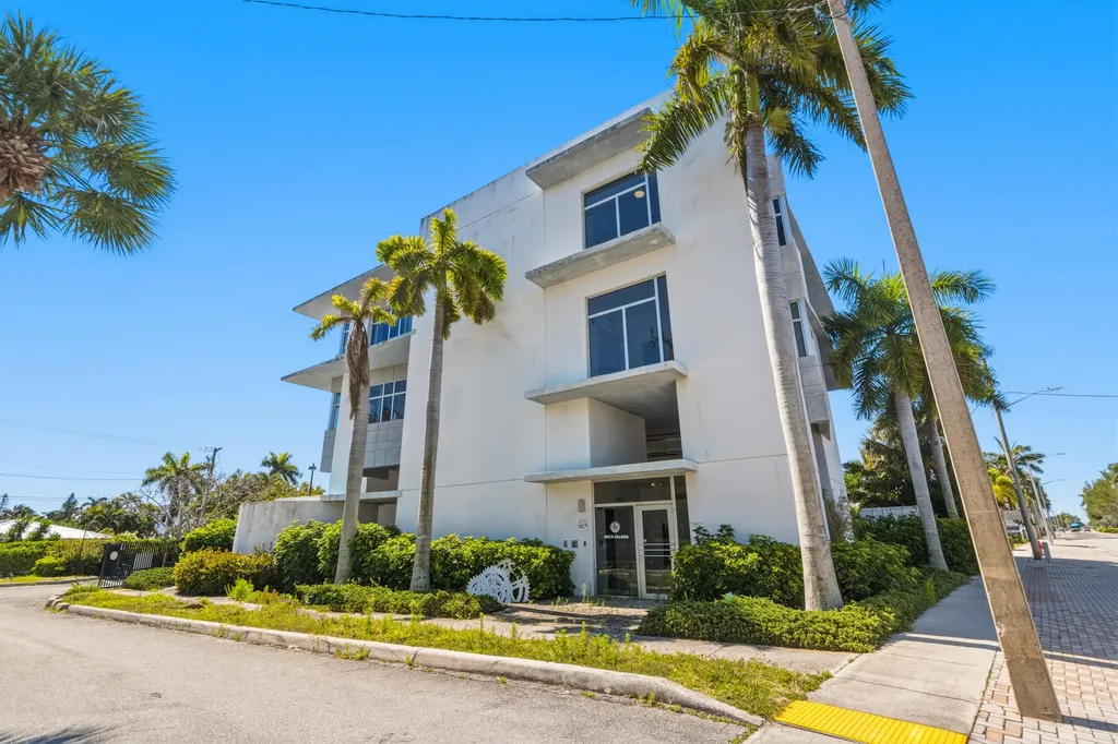 3330 N Federal Highway Boynton Beach FL 33435