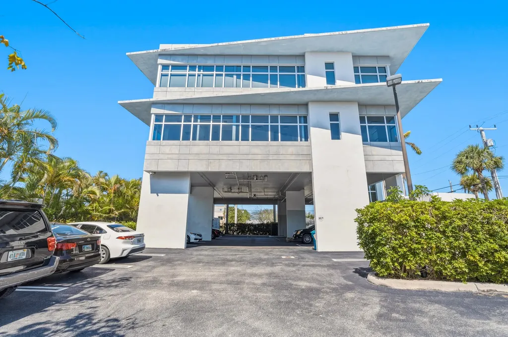 3330 N Federal Highway Boynton Beach FL 33435