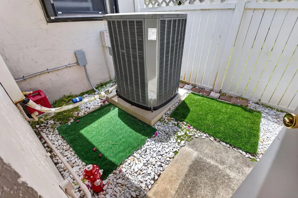 706 Foxpointe Circle Delray Beach FL 33445