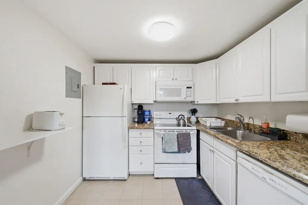387 Flanders I Delray Beach FL 33484