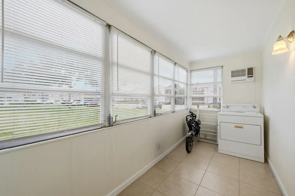 387 Flanders I Delray Beach FL 33484