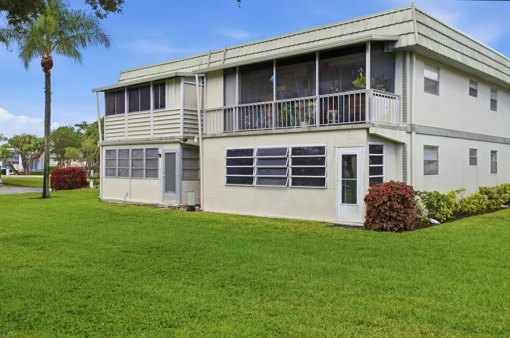 387 Flanders I Delray Beach FL 33484