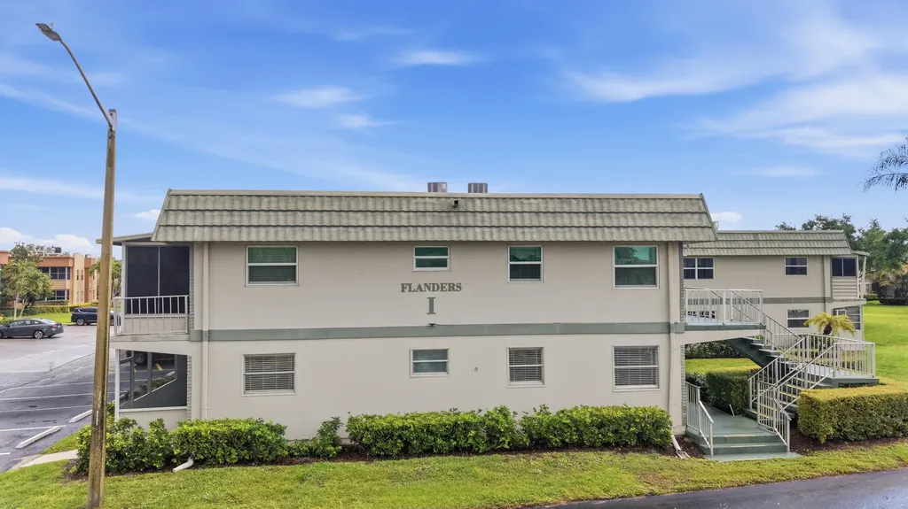 387 Flanders I Delray Beach FL 33484