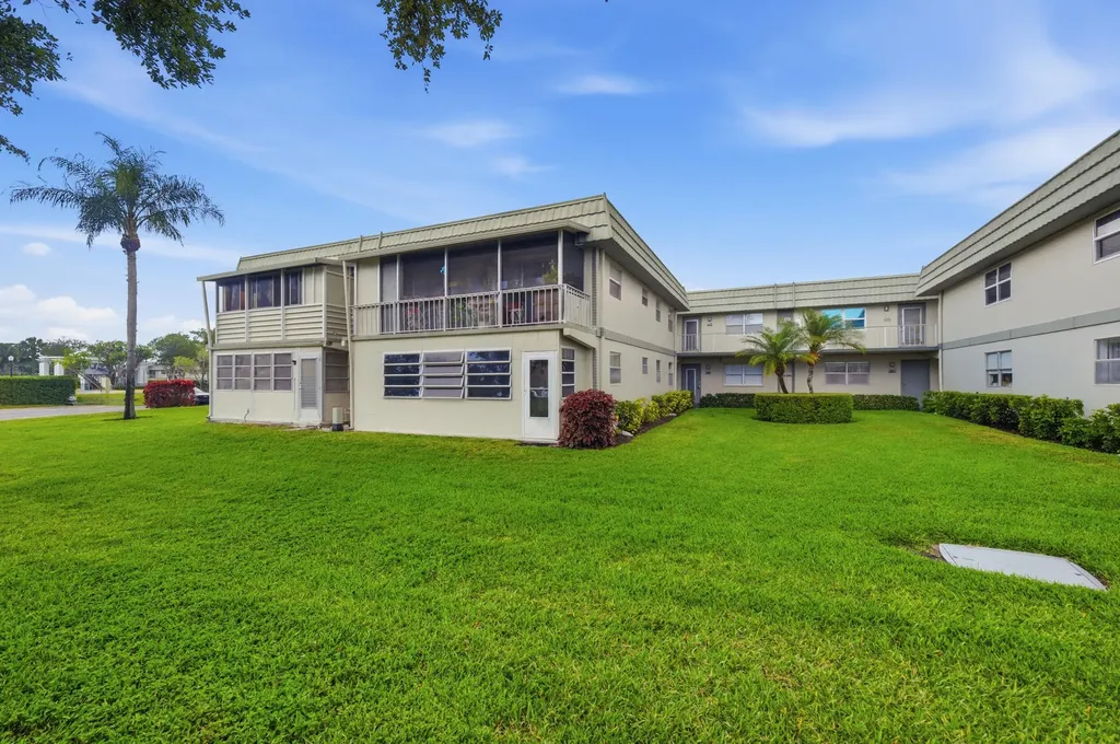 387 Flanders I Delray Beach FL 33484