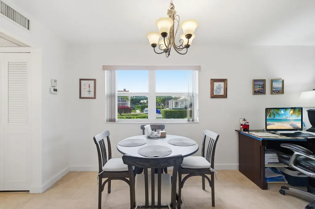 387 Flanders I Delray Beach FL 33484