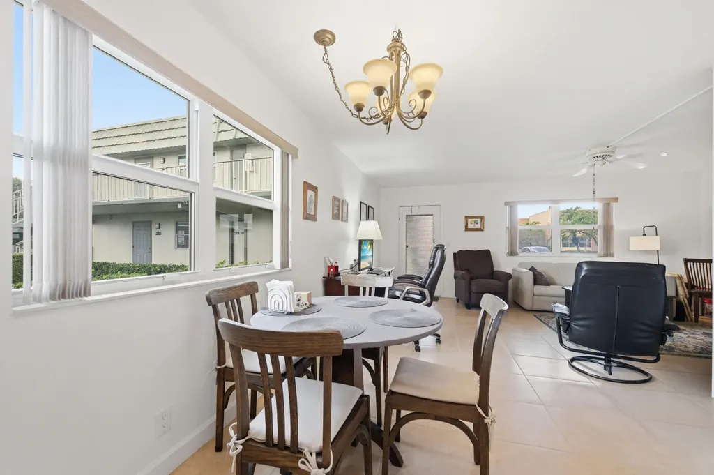 387 Flanders I Delray Beach FL 33484