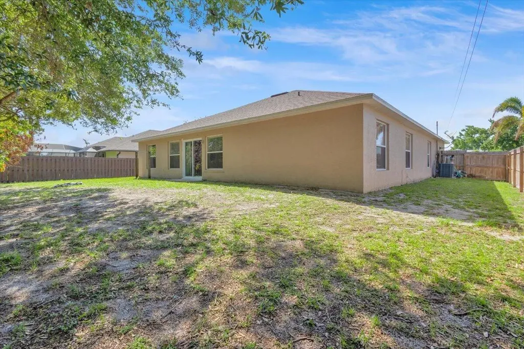 538 SW Comet Terrace Port St Lucie FL 34953