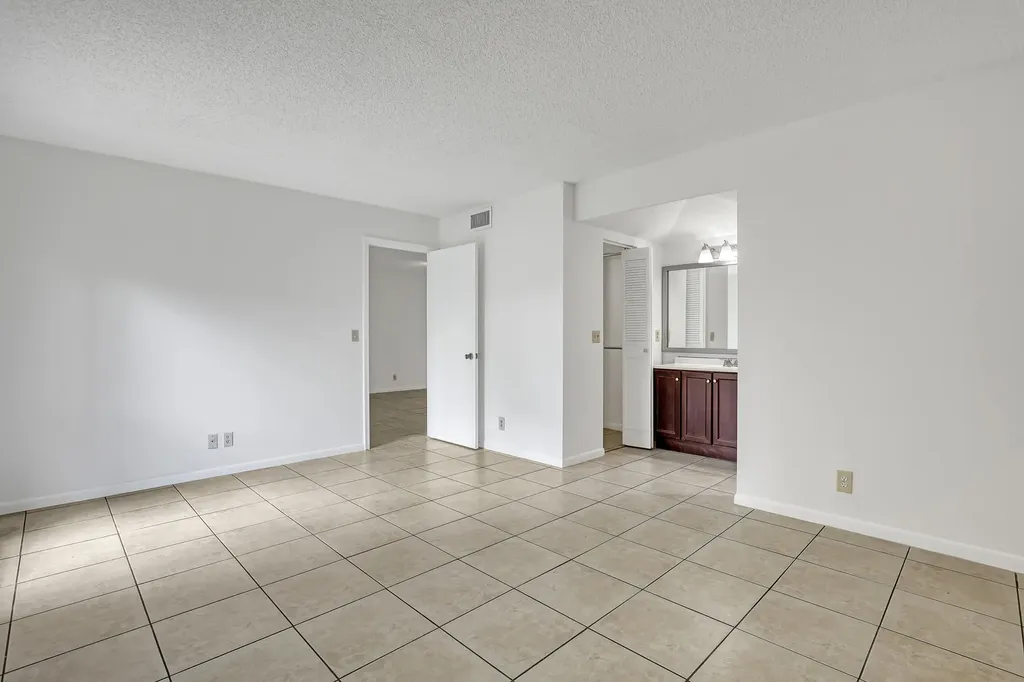 2800 Fiore Way Delray Beach FL 33445