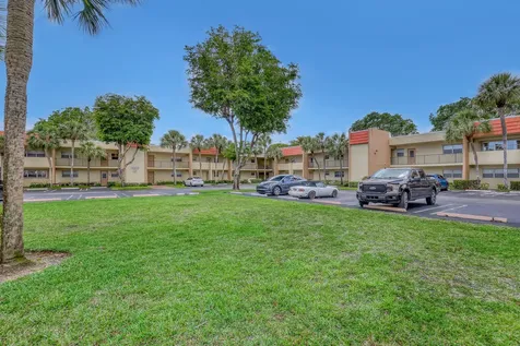 2800 Fiore Way Delray Beach FL 33445