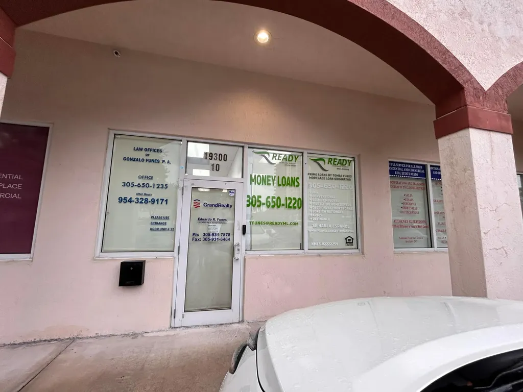 19300 W Dixie Highway Miami FL 33180