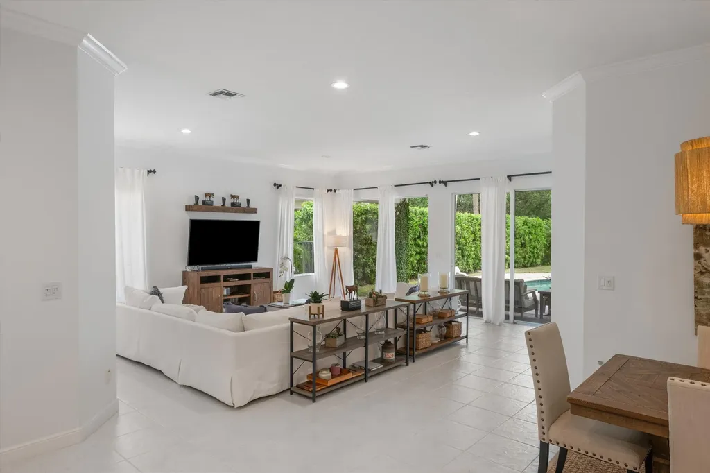 2920 Twin Oaks Way Wellington FL 33414