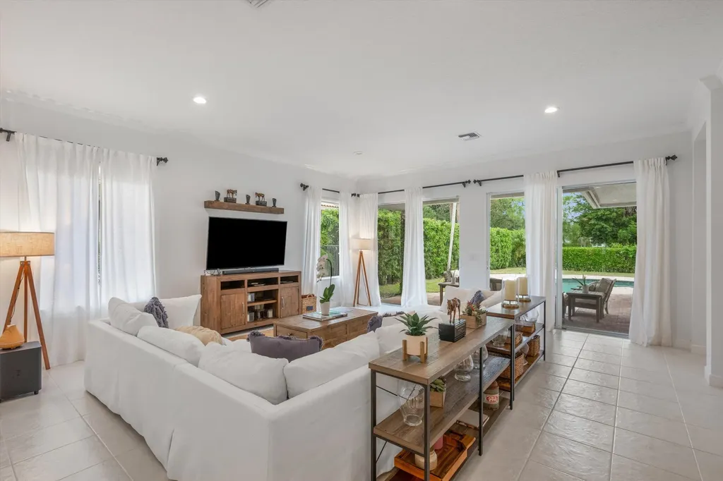 2920 Twin Oaks Way Wellington FL 33414