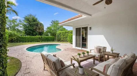 2920 Twin Oaks Way Wellington FL 33414