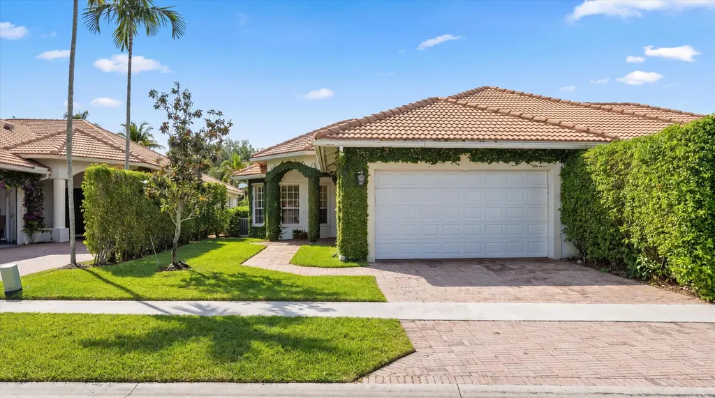 2920 Twin Oaks Way Wellington FL 33414