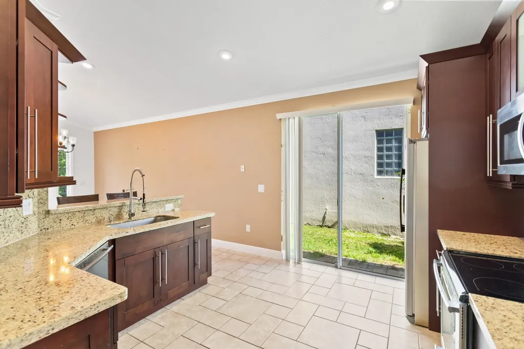 1178 NW 116th Avenue Coral Springs FL 33071
