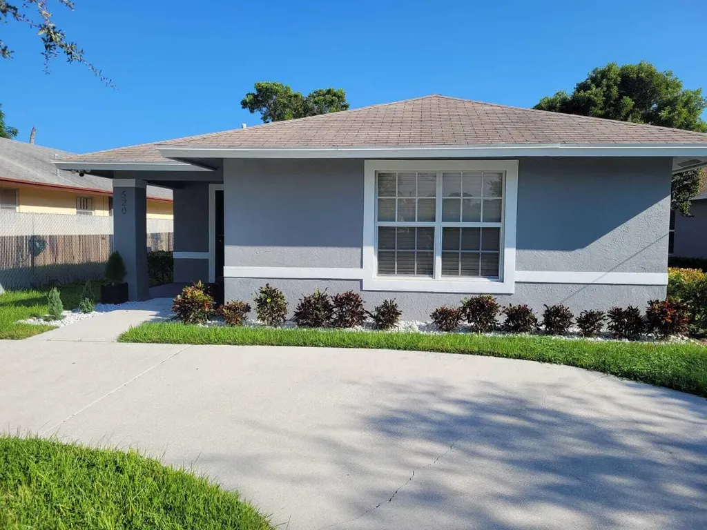 520 N Southridge Road N Delray Beach FL 33444