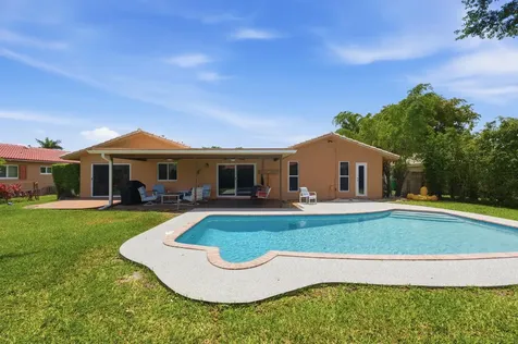 8557 Shadow Wood Boulevard Coral Springs FL 33071