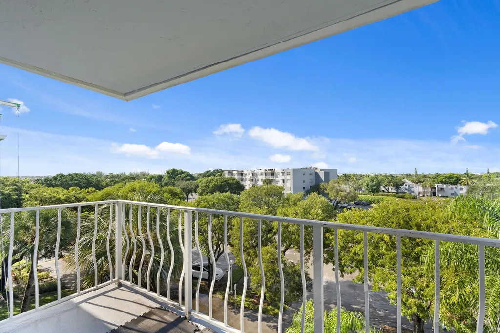 470 Executive Center Drive West Palm Beach FL 33401
