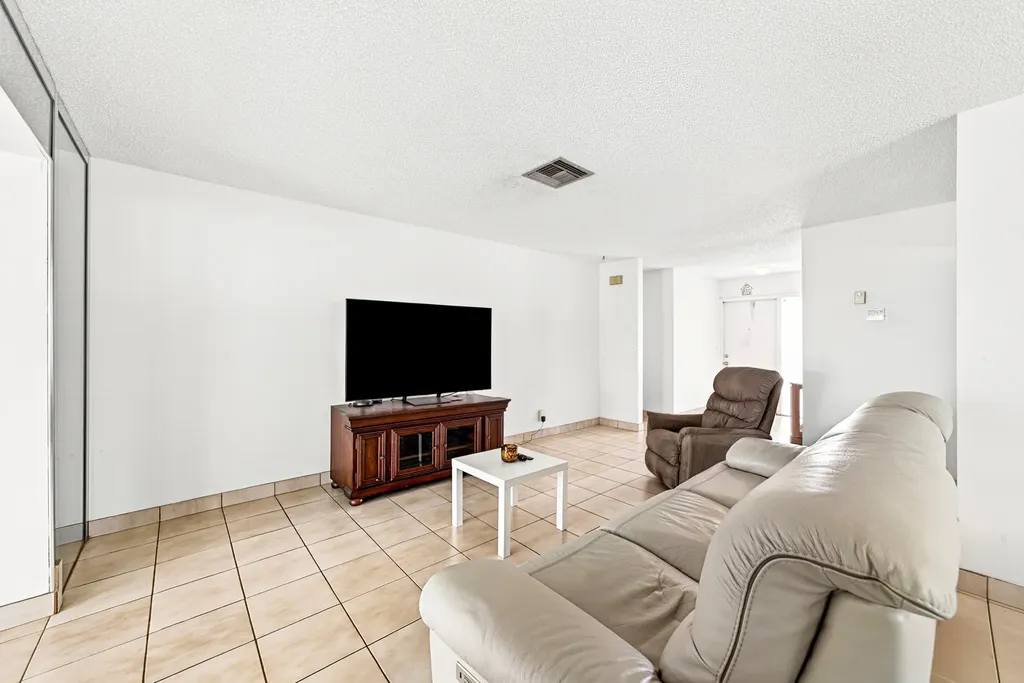 6061 Stanley Lane Delray Beach FL 33484