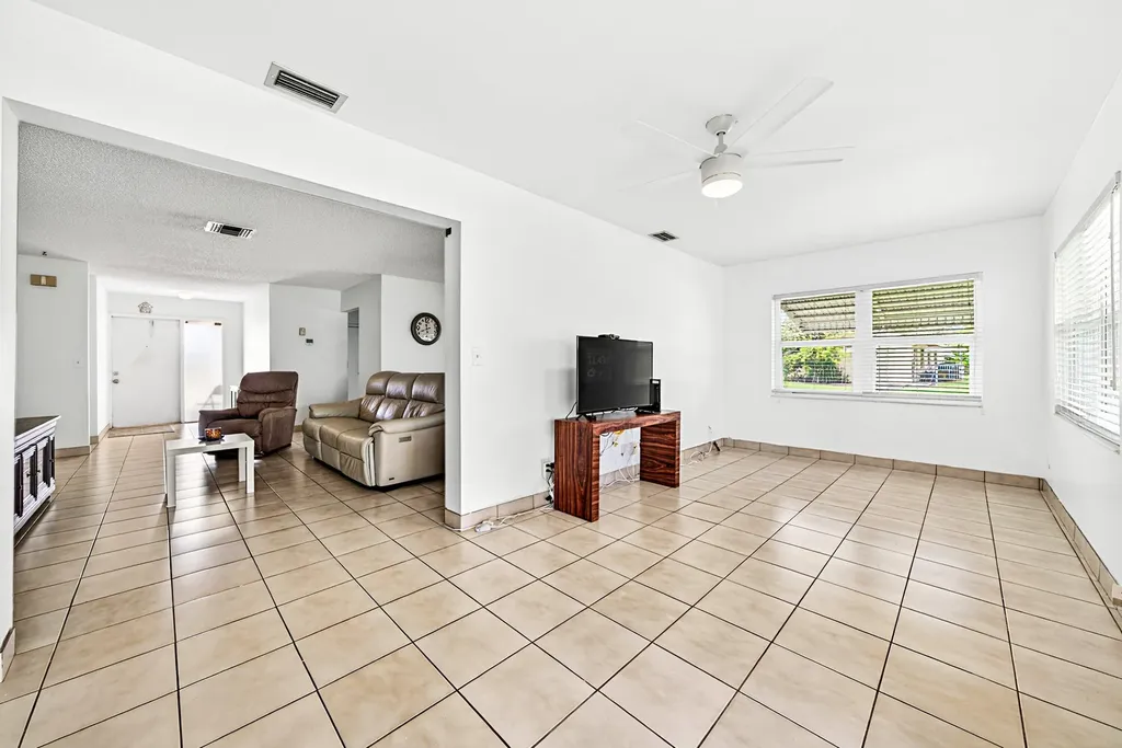 6061 Stanley Lane Delray Beach FL 33484