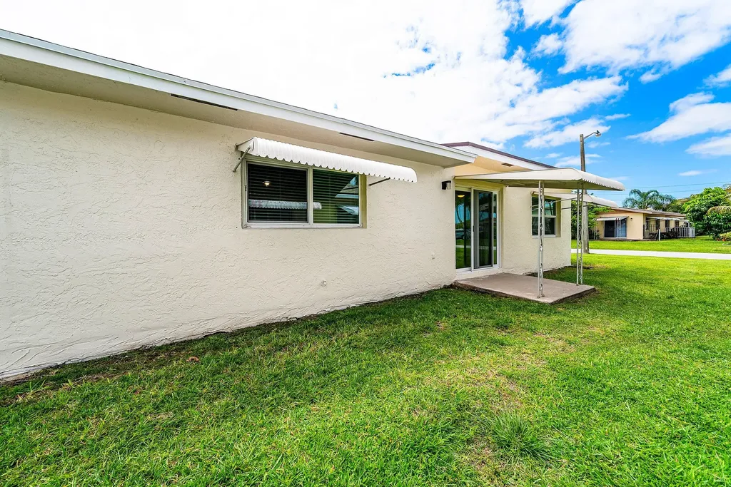 6061 Stanley Lane Delray Beach FL 33484